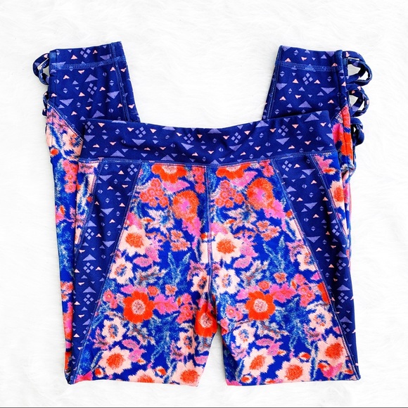 LUCKY LOTUS Floral Color Block Cut Out Leggings S - Picture 3 of 8